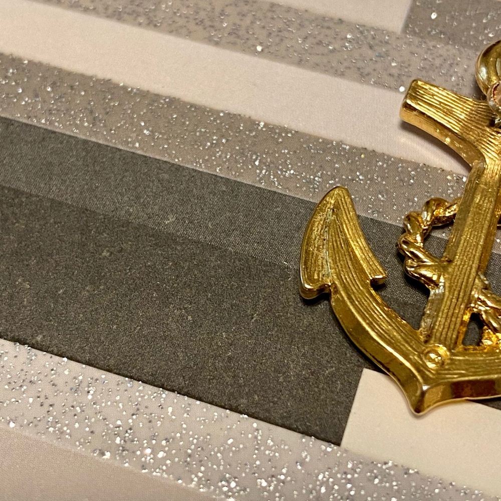 Vtg 1980s Avon Anchor earrings 🖤 - Picture 4 of 4